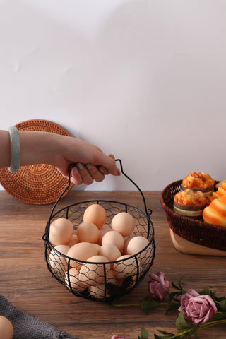 Oskas gift-ready rustic basket idea for birthdays or housewarmings