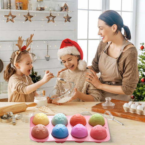 Oskrieel two-pack mold kit for quick holiday treats