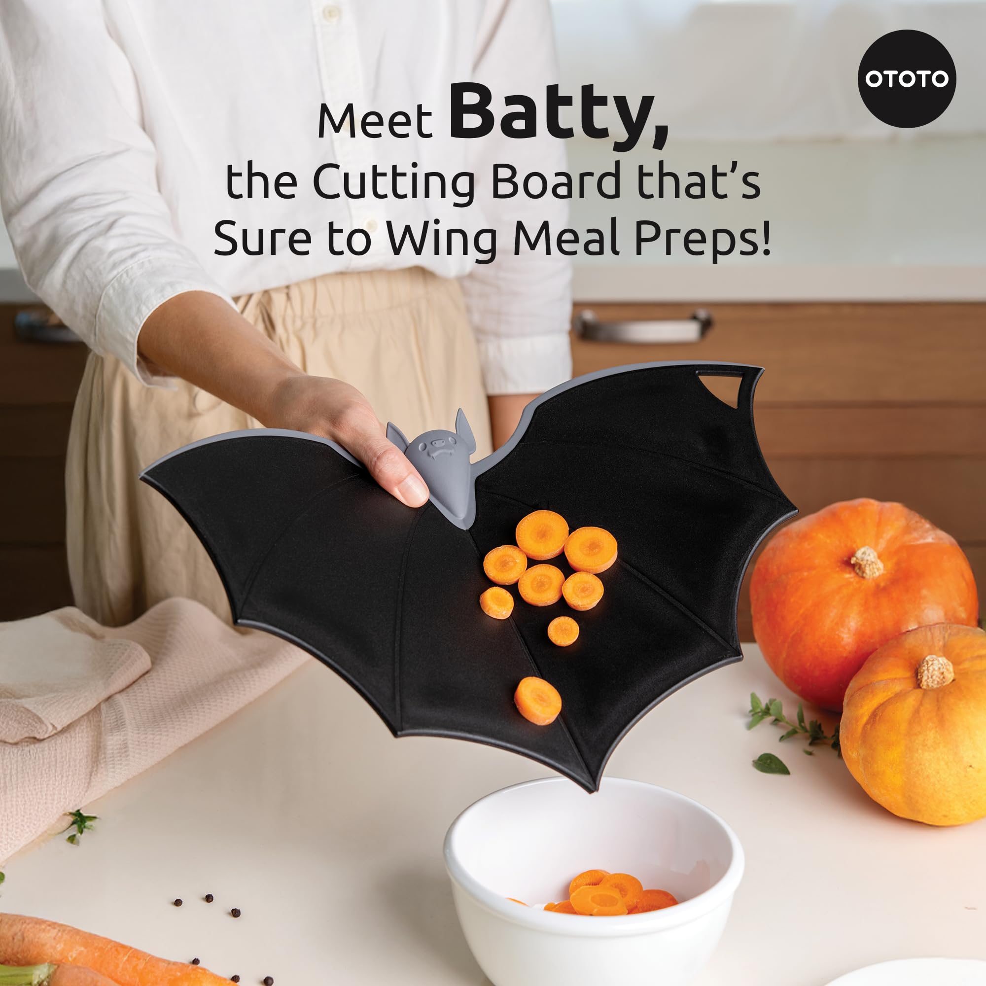 OTOTO Batty non-slip bottom provides stable chopping on any counter.
