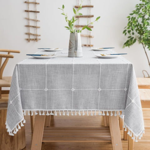 Oubonun cotton linen tablecloth showing wrinkle-resistant fabric and waterproof coating for everyday dining.
