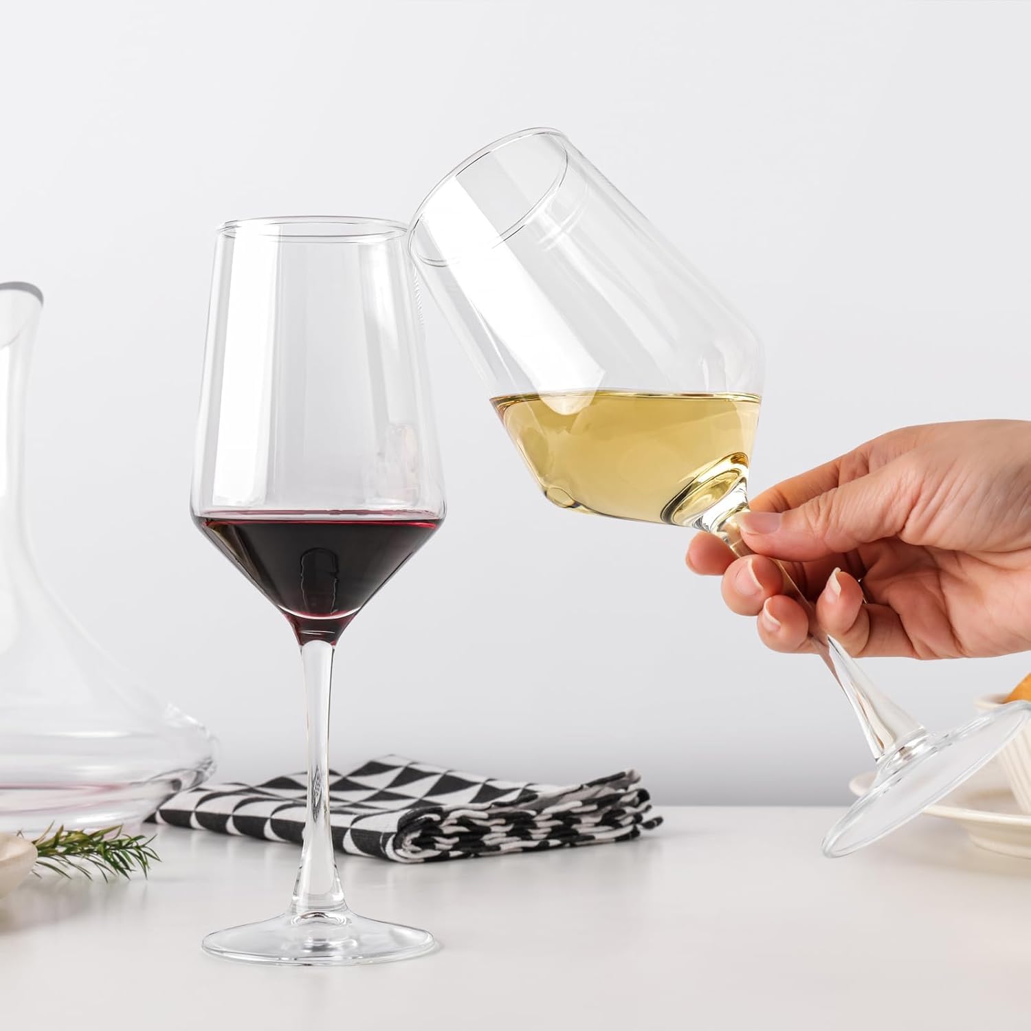OUWO wine glasses suited for dinners, parties, and weddings