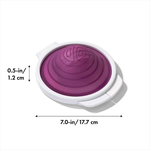 Lid snaps over half onion, sealing freshness and reducing odors