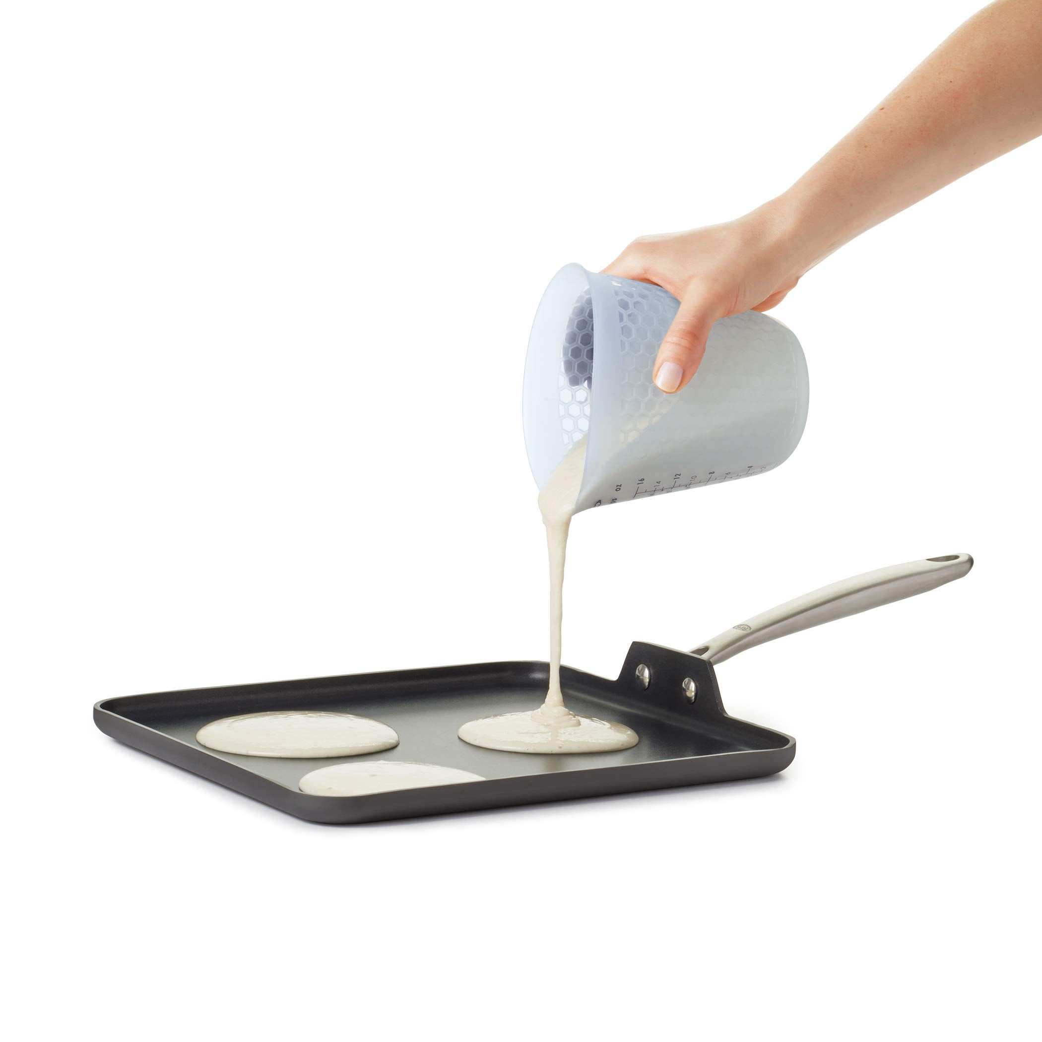Flat-base design of OXO Good Grips cup providing countertop stability