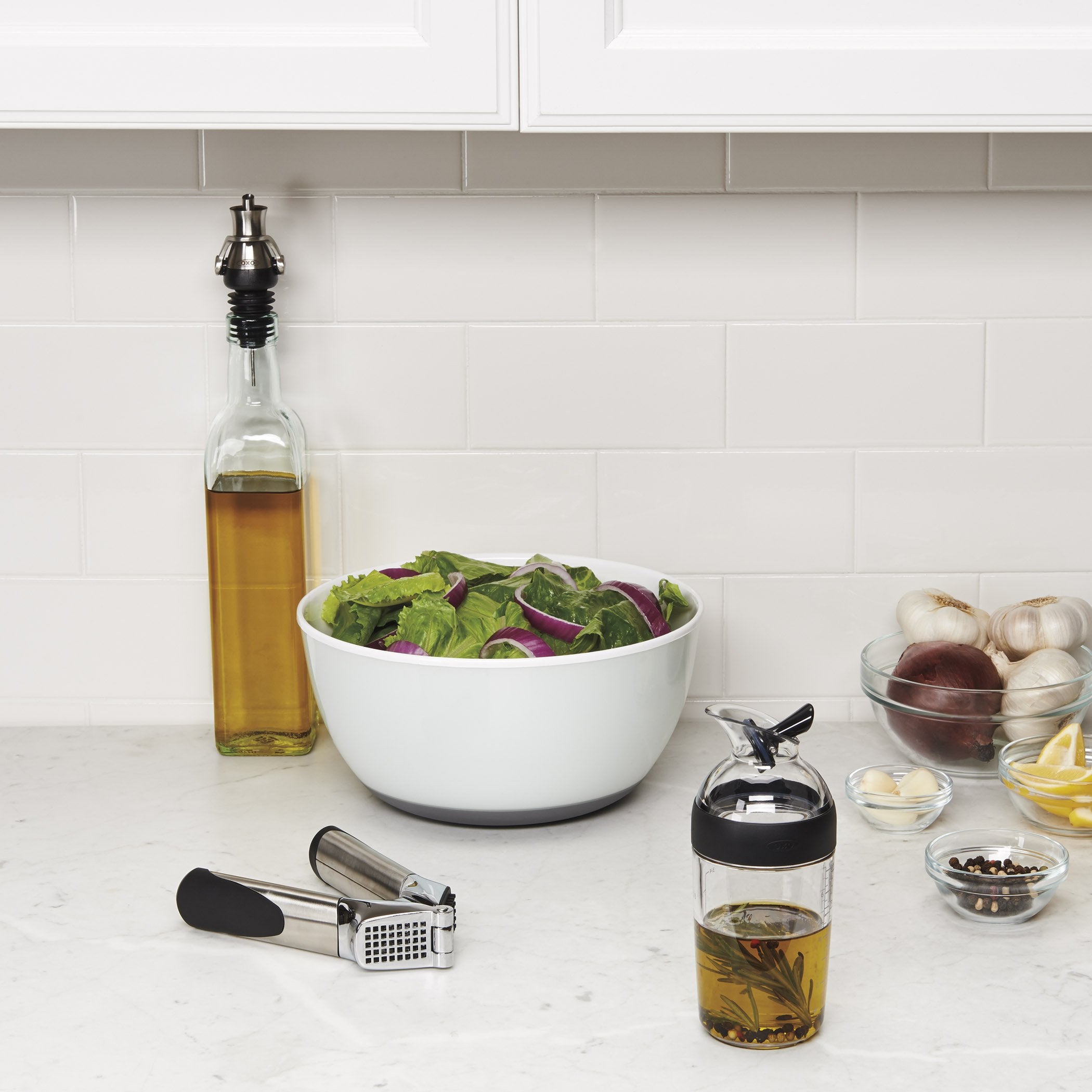 Fridge-ready design stores leftovers without flavor transfer.