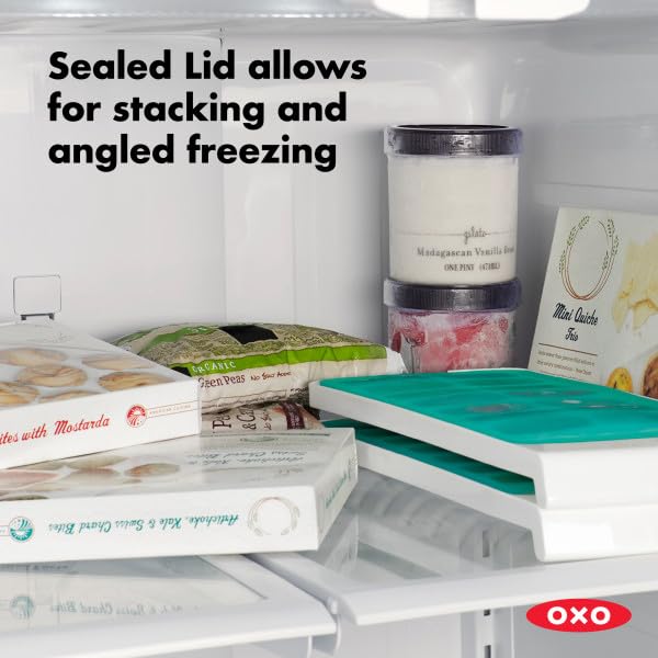 OXO Good Grips No-Spill Tray released easily to pop out cubes.