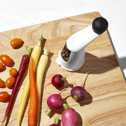 OXO Good Grips pepper mill grind adjustment from fine to coarse