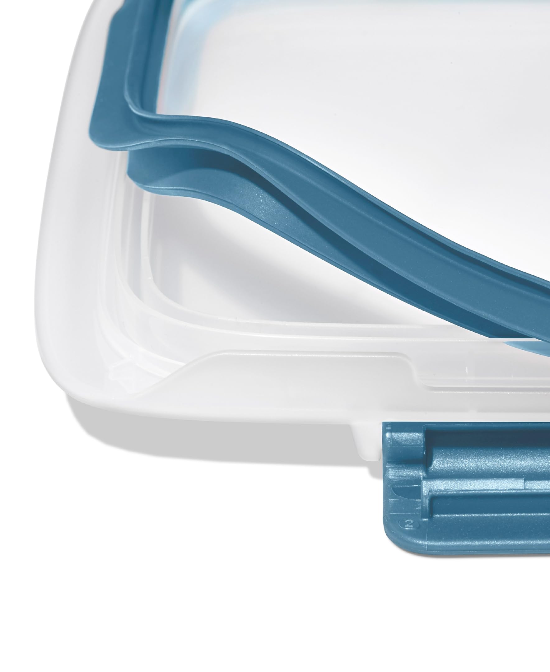 Clear windows help locate meals in the fridge at a glance for on-the-go.