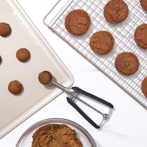 Compact design of the OXO Good Grips cookie scoop