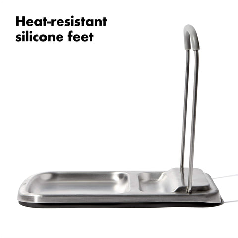Heat-resistant silicone feet protect countertops and stovetops during use.