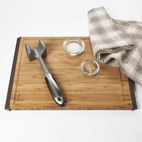 Dishwasher safe design supports quick, convenient cleanup after meals.