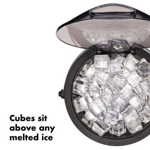 Non-slip base keeps the bucket steady while scooping ice.