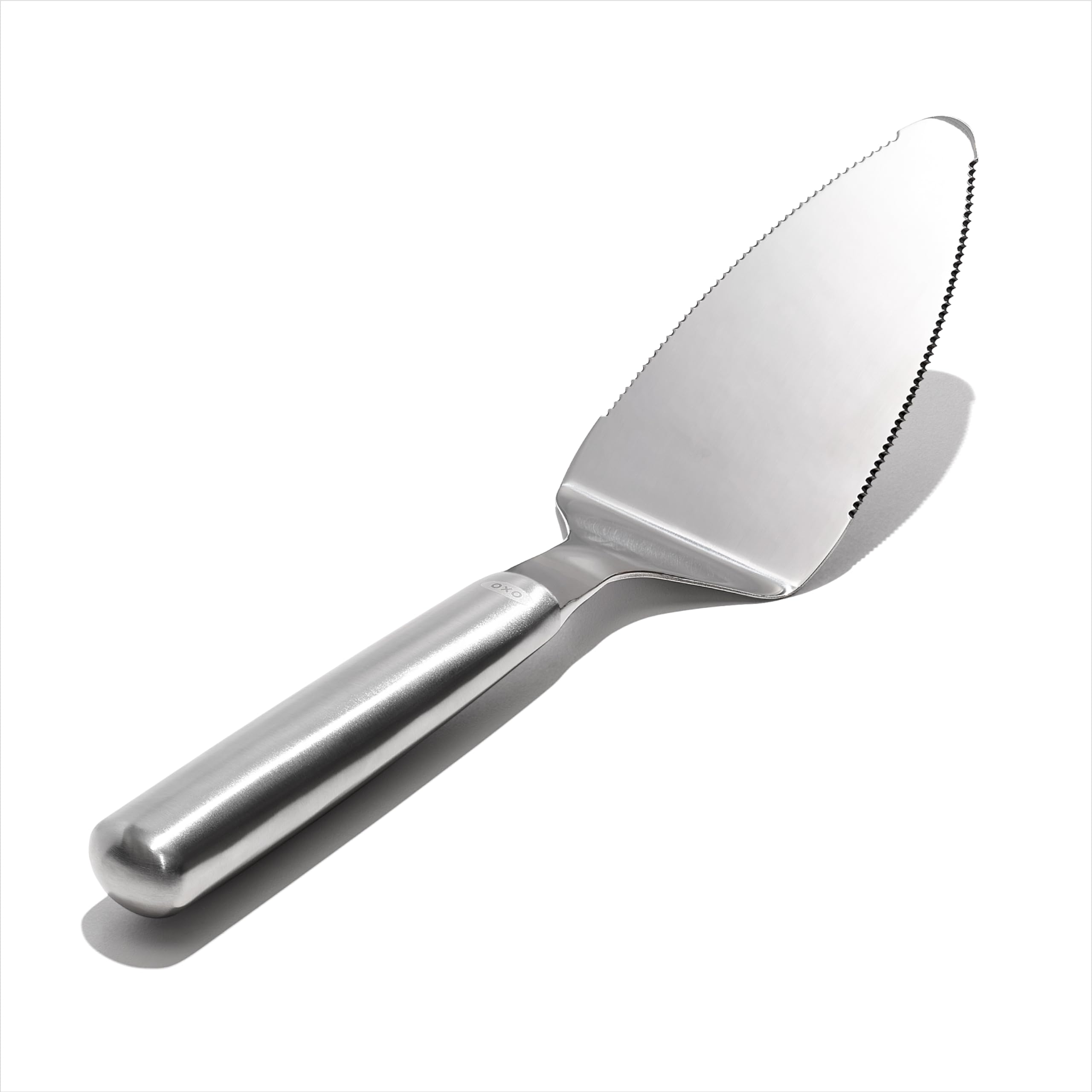 OXO Steel Pie Server features a sleek, ergonomic design