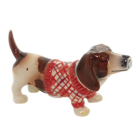 Pacific Giftware magnetic salt and pepper shaker keeps spices handy during meals.
