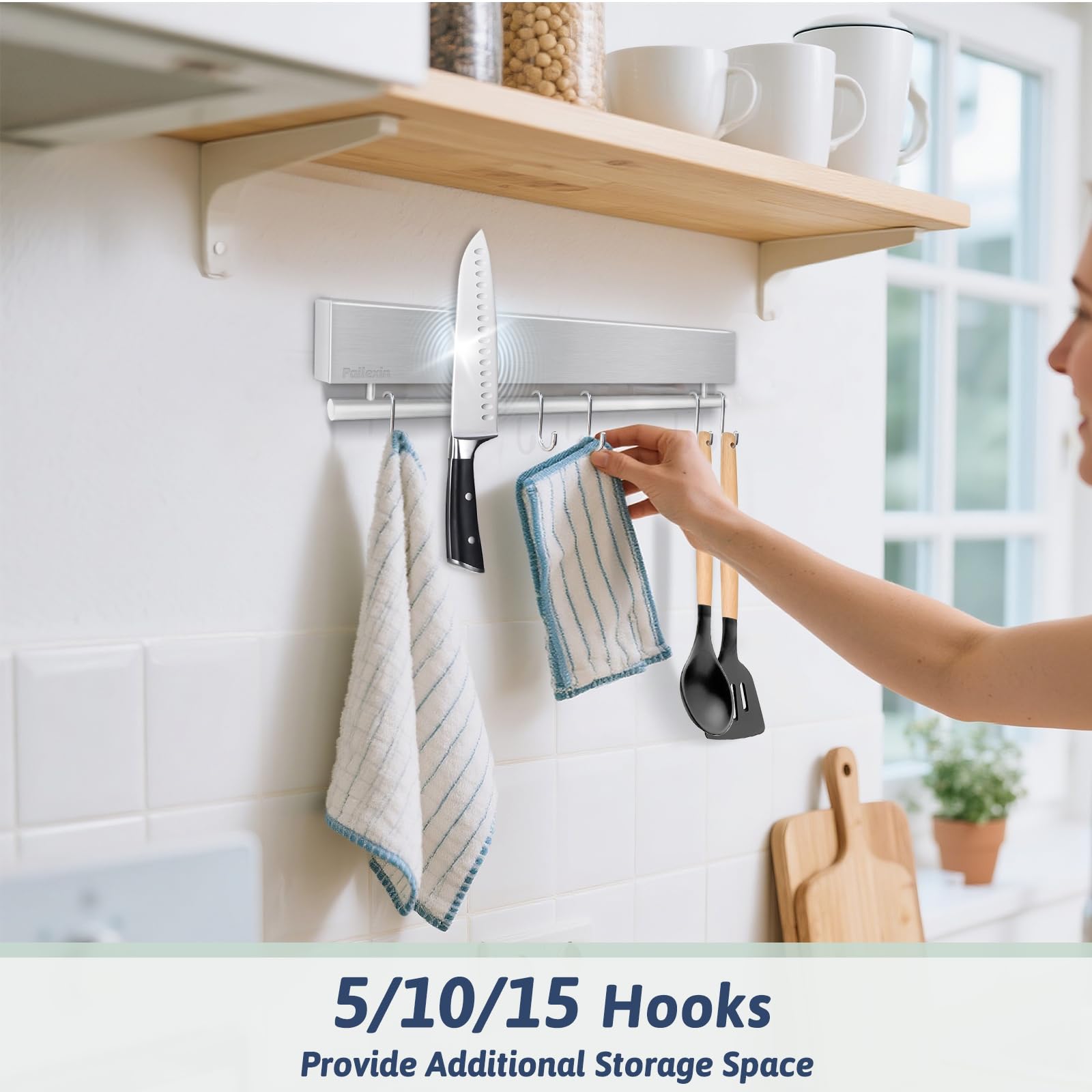 Knife bar with hooks for spoons, whisks and scissors.