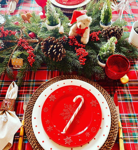 PakiInno Buffalo Plaid tablecloth wrinkle-free fabric for easy care and quick setup.