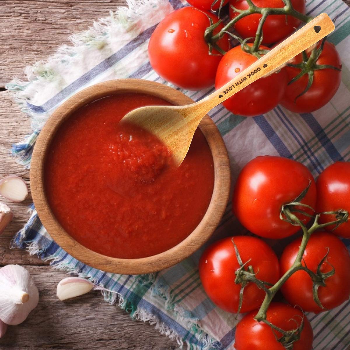 PAMASE kitchen-use heart spoon perfect for stirring soups and sauces.
