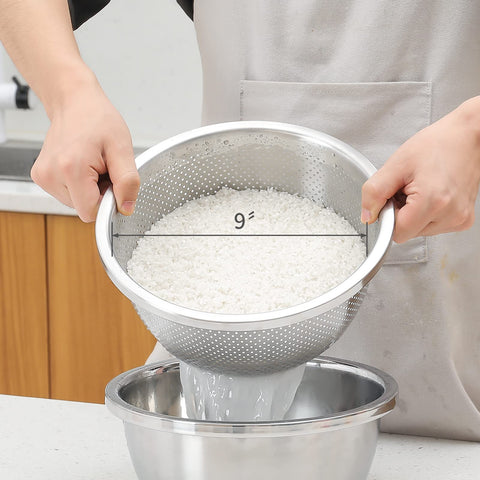 Paoli large-capacity kitchen set ideal for rinsing and draining.