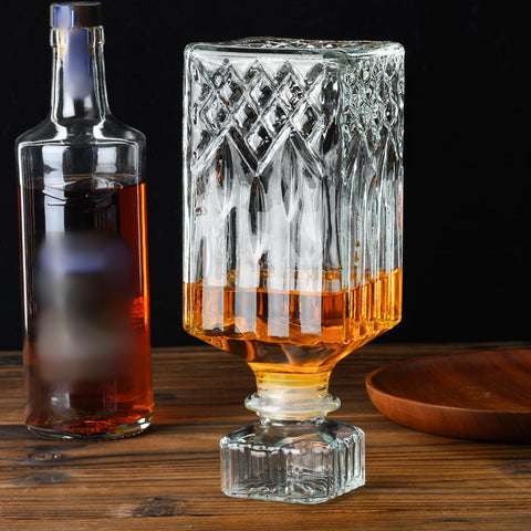 PARACITY gift-boxed whiskey decanter offers an elegant gift option for enthusiasts