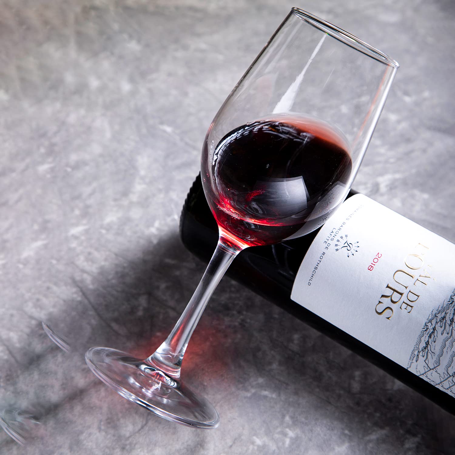 PARACITY wine glasses arrive gift-ready for special occasions