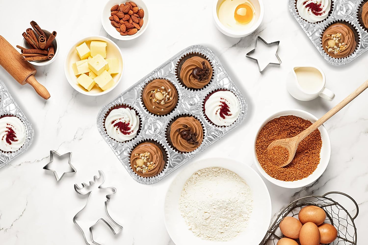 PARTY BARGAINS easy-release design reduces cleanup after baking.