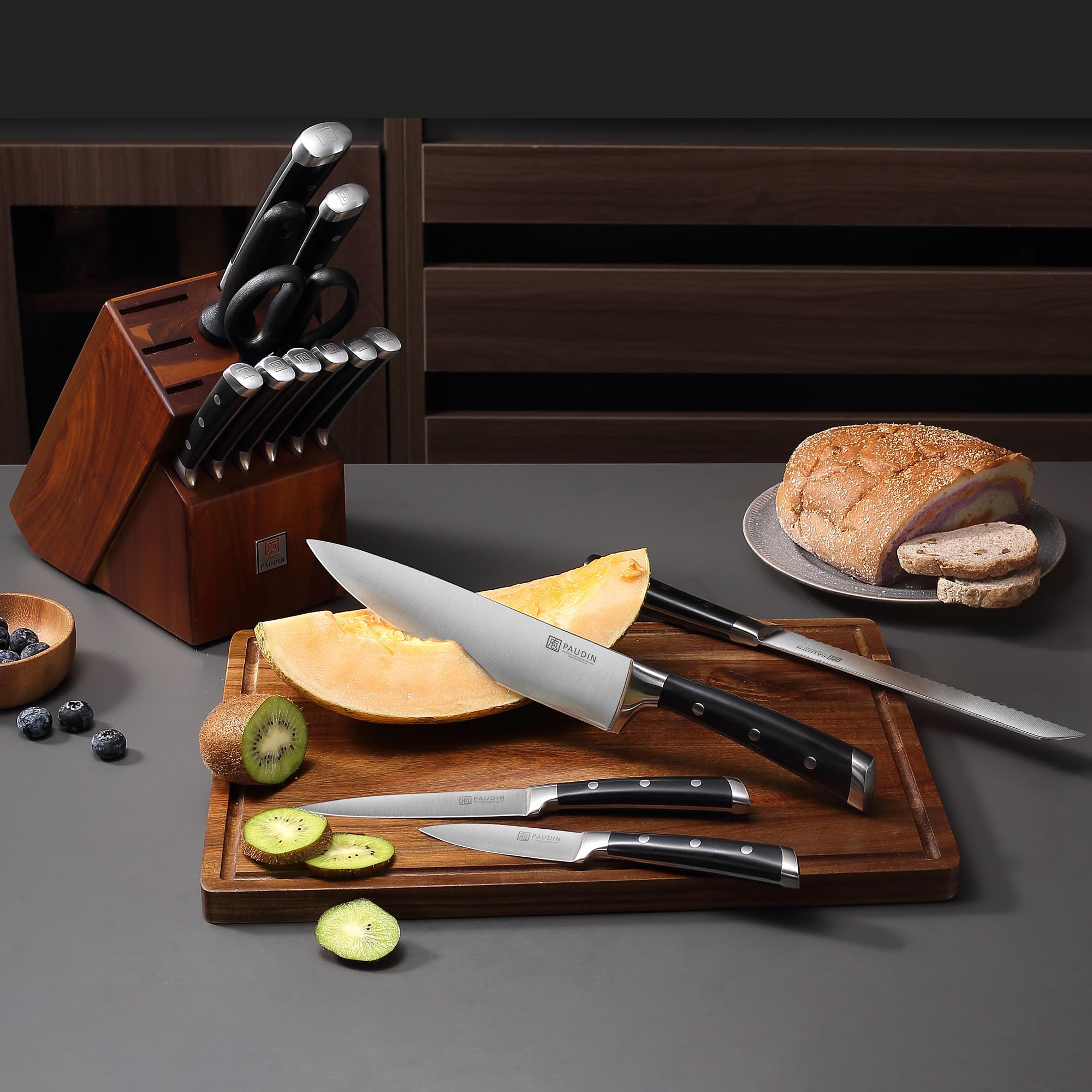 PAUDIN bread knife ready for clean, even bread cuts.