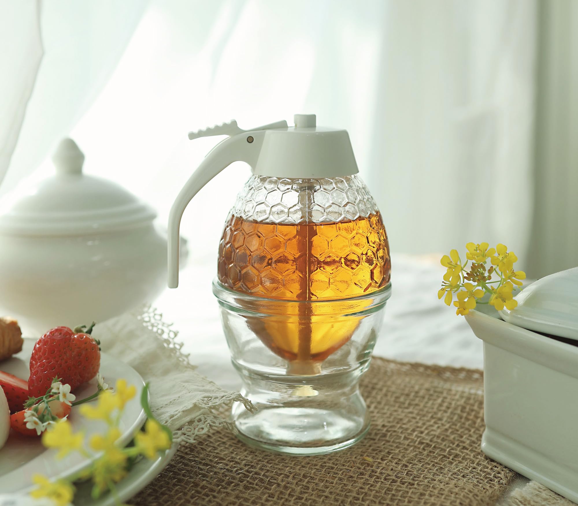 PAULSWAY airtight seal helps keep honey fresh between uses