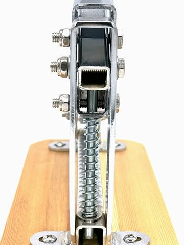 Pelamatic nutcracker with adjustable opening for different nut sizes