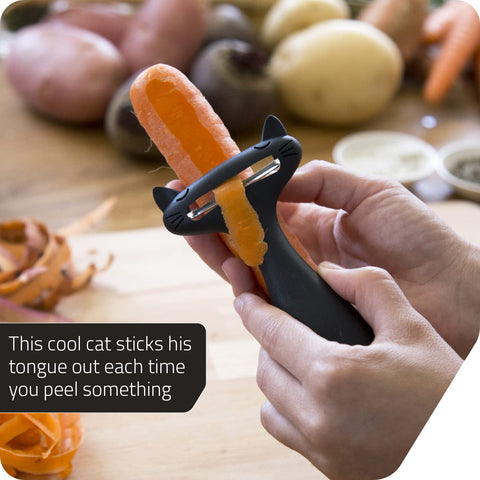 Peleg Design CatPeeler blade close-up highlighting stainless steel sharpness for quick prep.