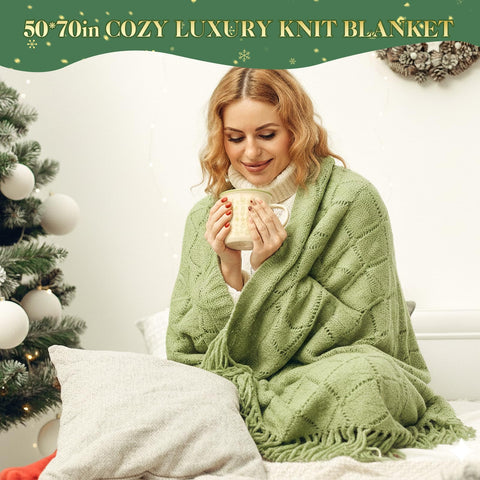Pengtai mug with festive green pattern enhances cozy morning rituals.