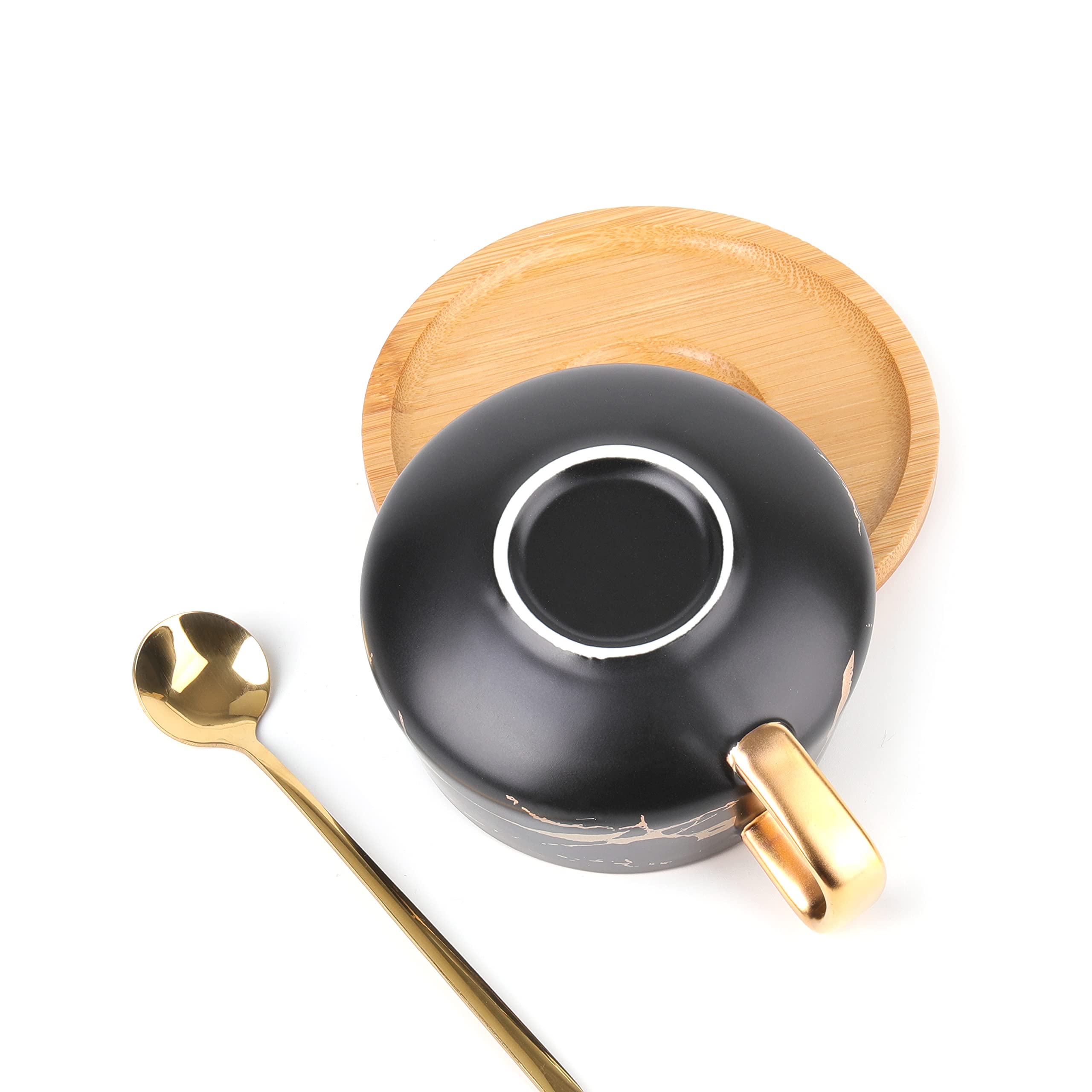 Peohud 304 stainless steel spoon in gold finish adds a touch of luxury.