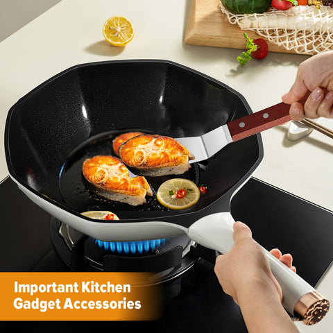 PETHOMKIT mini wooden spatulas ideal for delicate cakes and soft eggs.