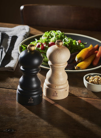 Peugeot Paris u'Select close-up reveals six adjustable grind settings.