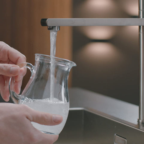 Cleaning solution for milk hoses helps prevent blockages.