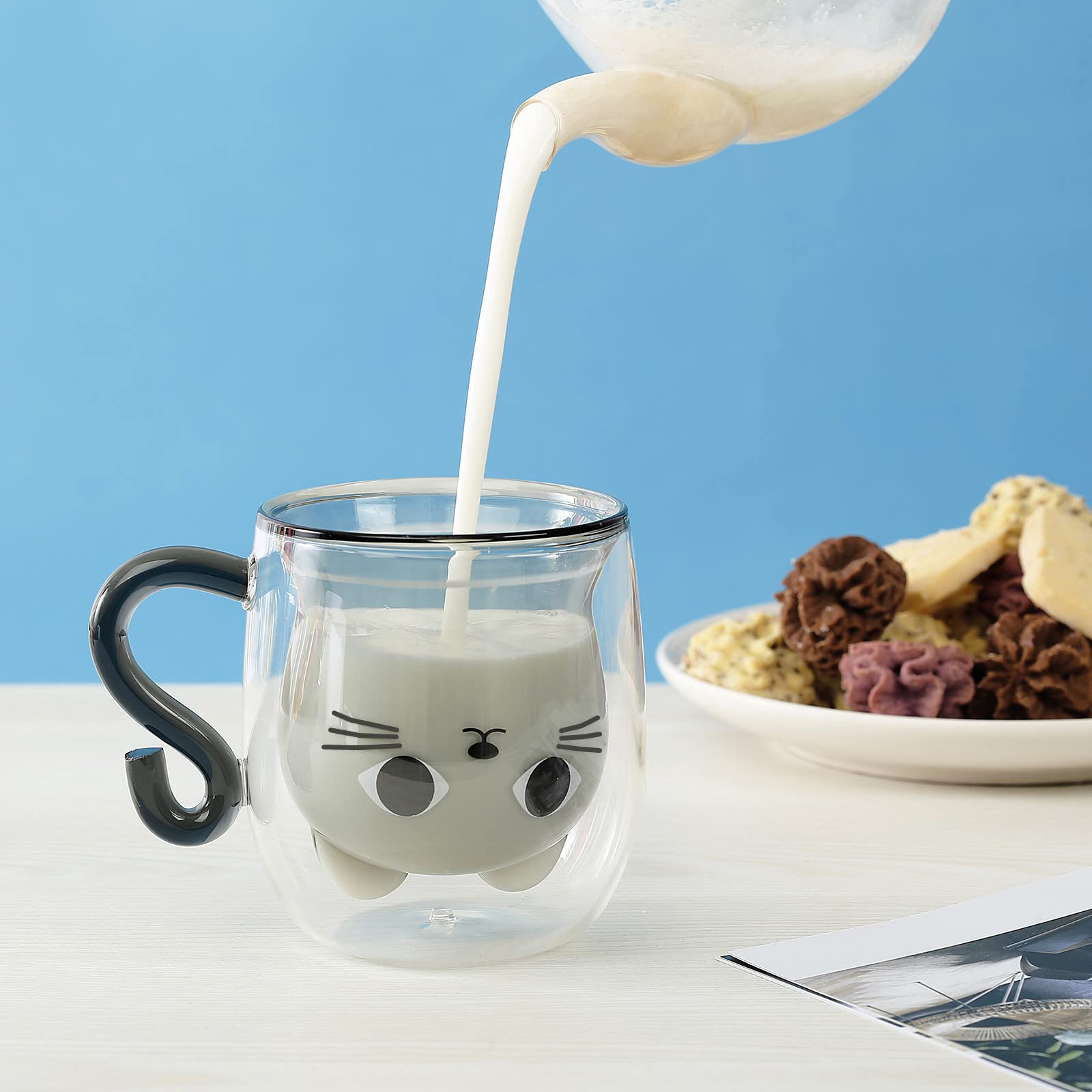 Phitihui office-friendly cat mug draws attention at the desk.