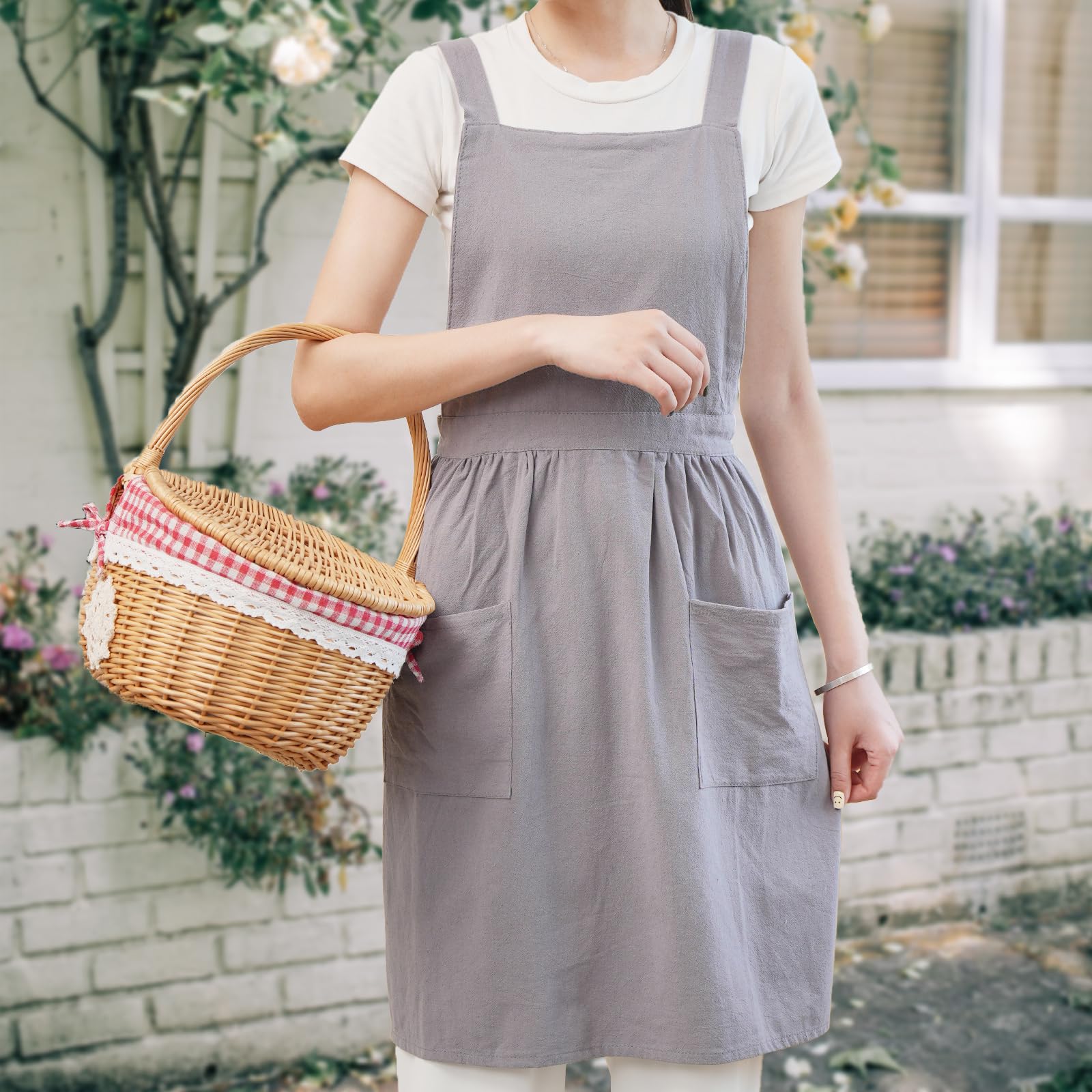 Pinknoke gray apron with shoulder straps, designed for long wear without discomfort.
