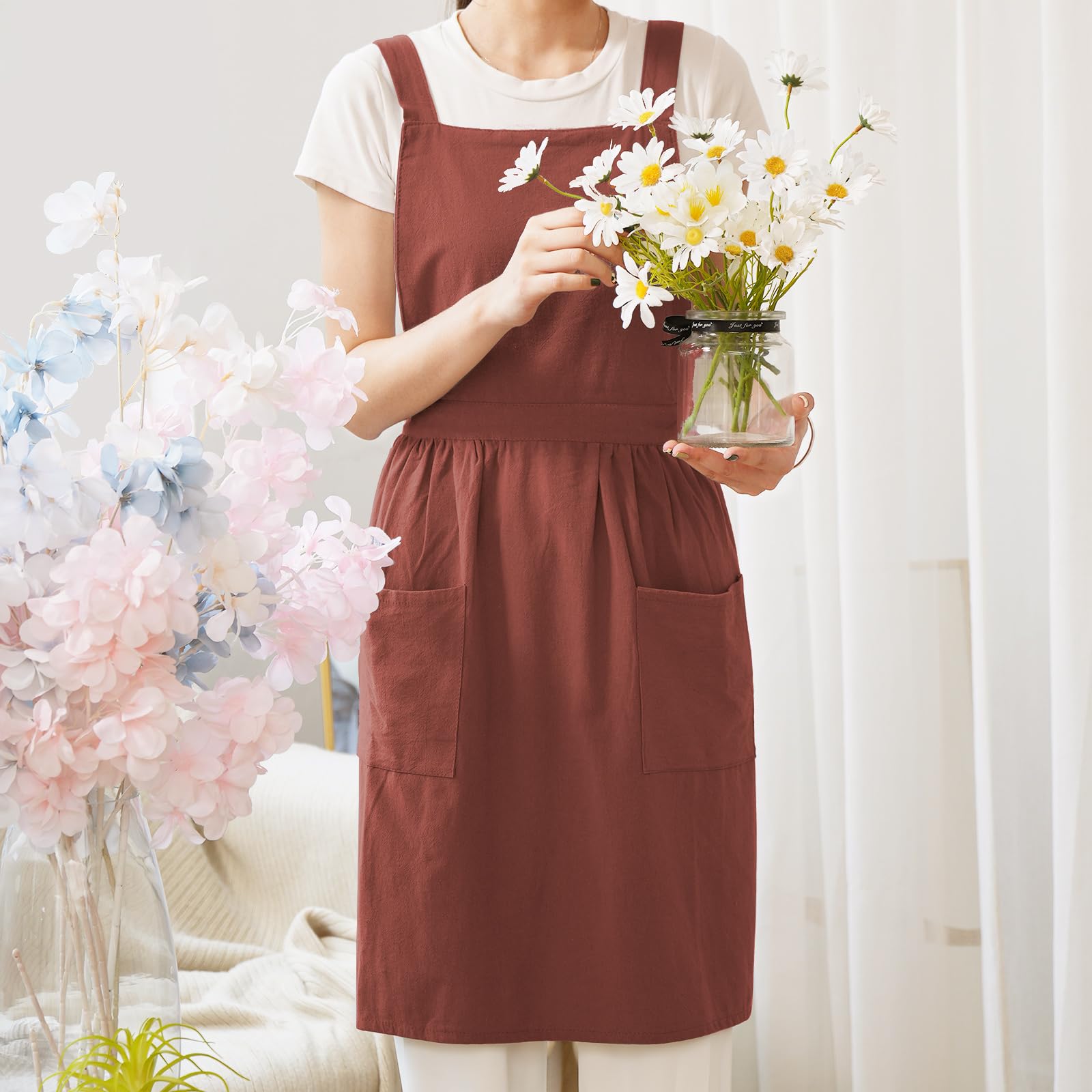 Pinknoke retro American-style kitchen image emphasizes chic, functional attire for home cooks.