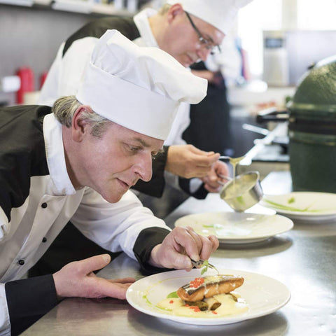 Pinovk chef-gift-set-culinary-students offers a thoughtful starter for learners.
