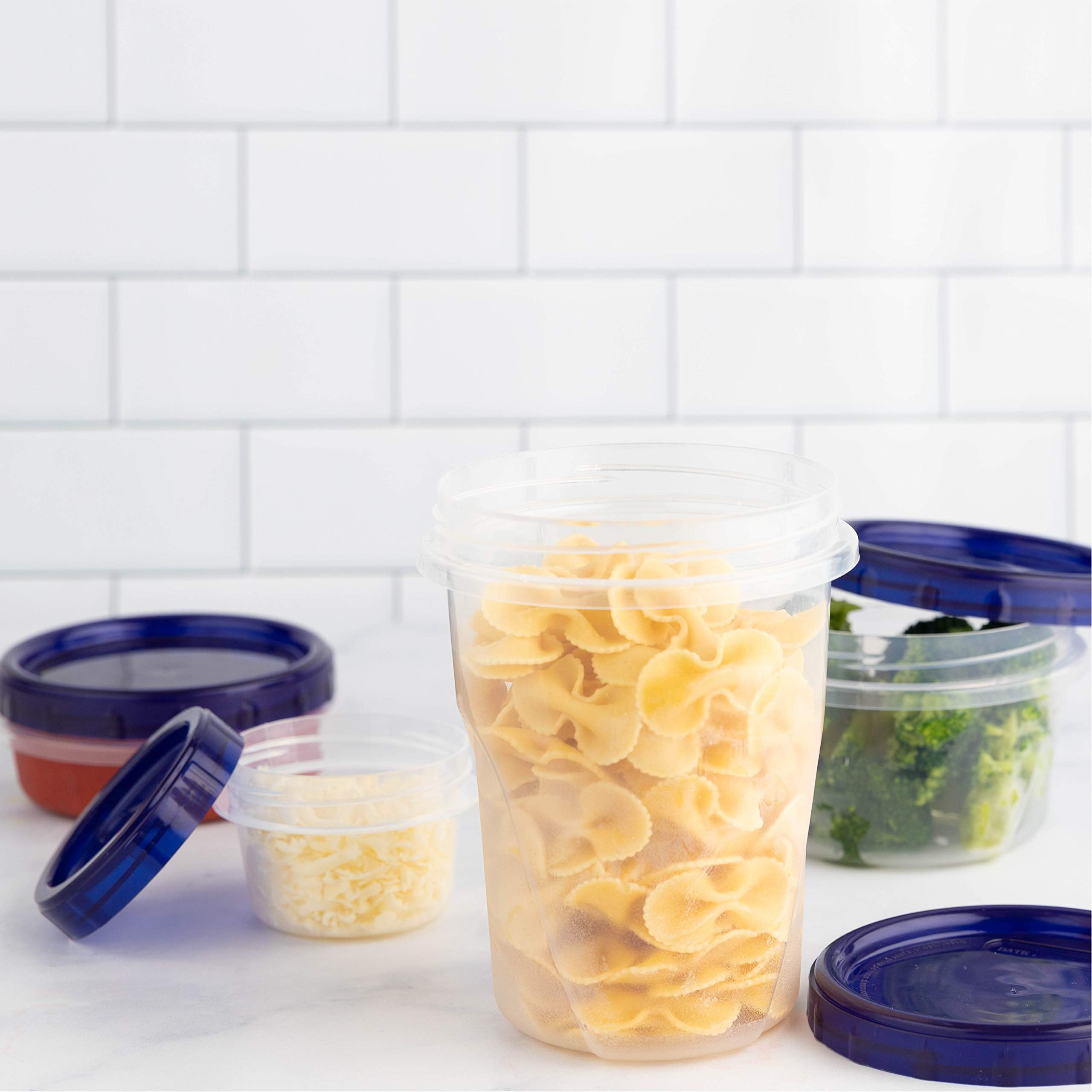 32-ounce capacity supports lunch portions, batch prep, or freezer storage.