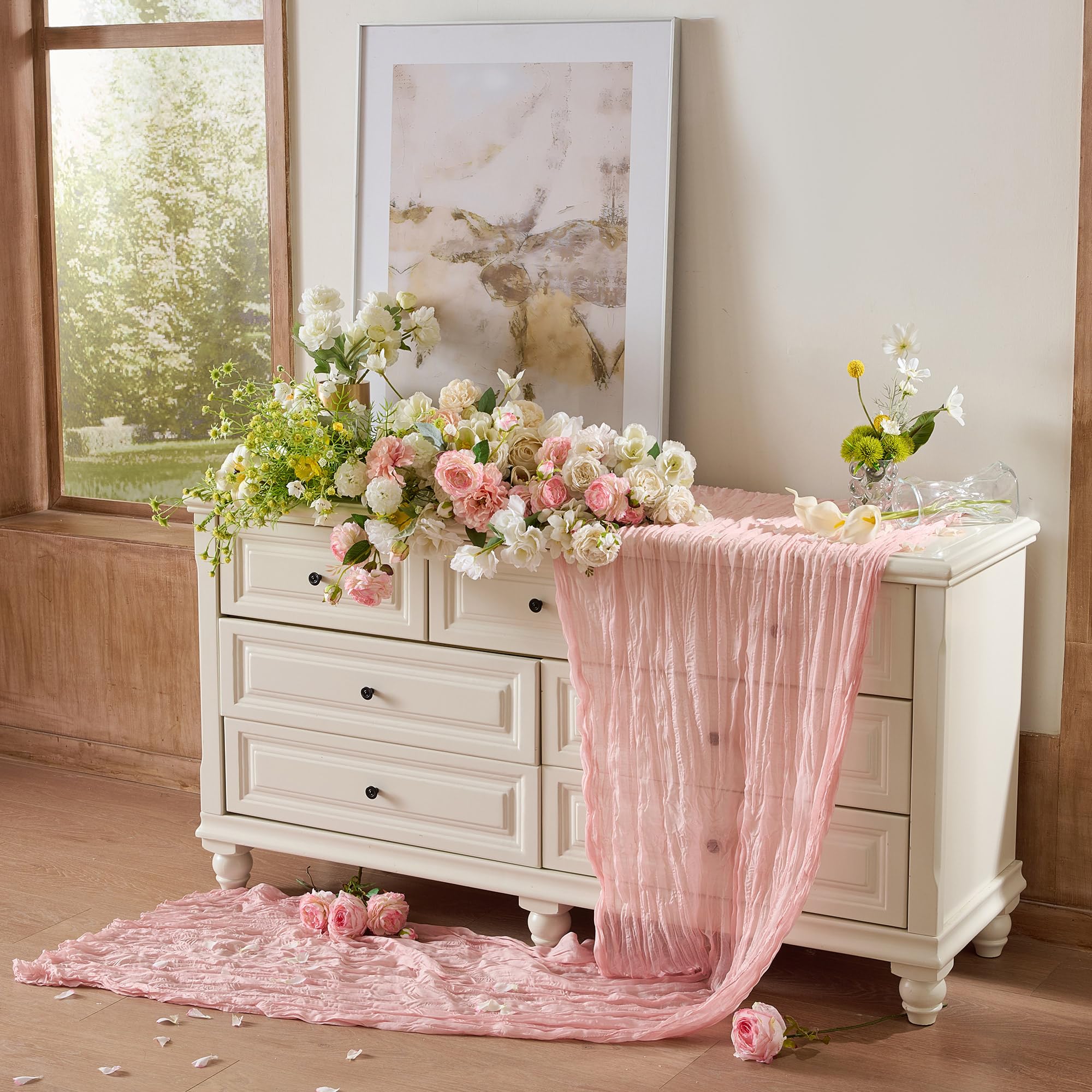 Playieer baby shower table decor runner adds soft, welcoming ambiance.