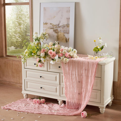 Playieer baby shower table decor runner adds soft, welcoming ambiance.