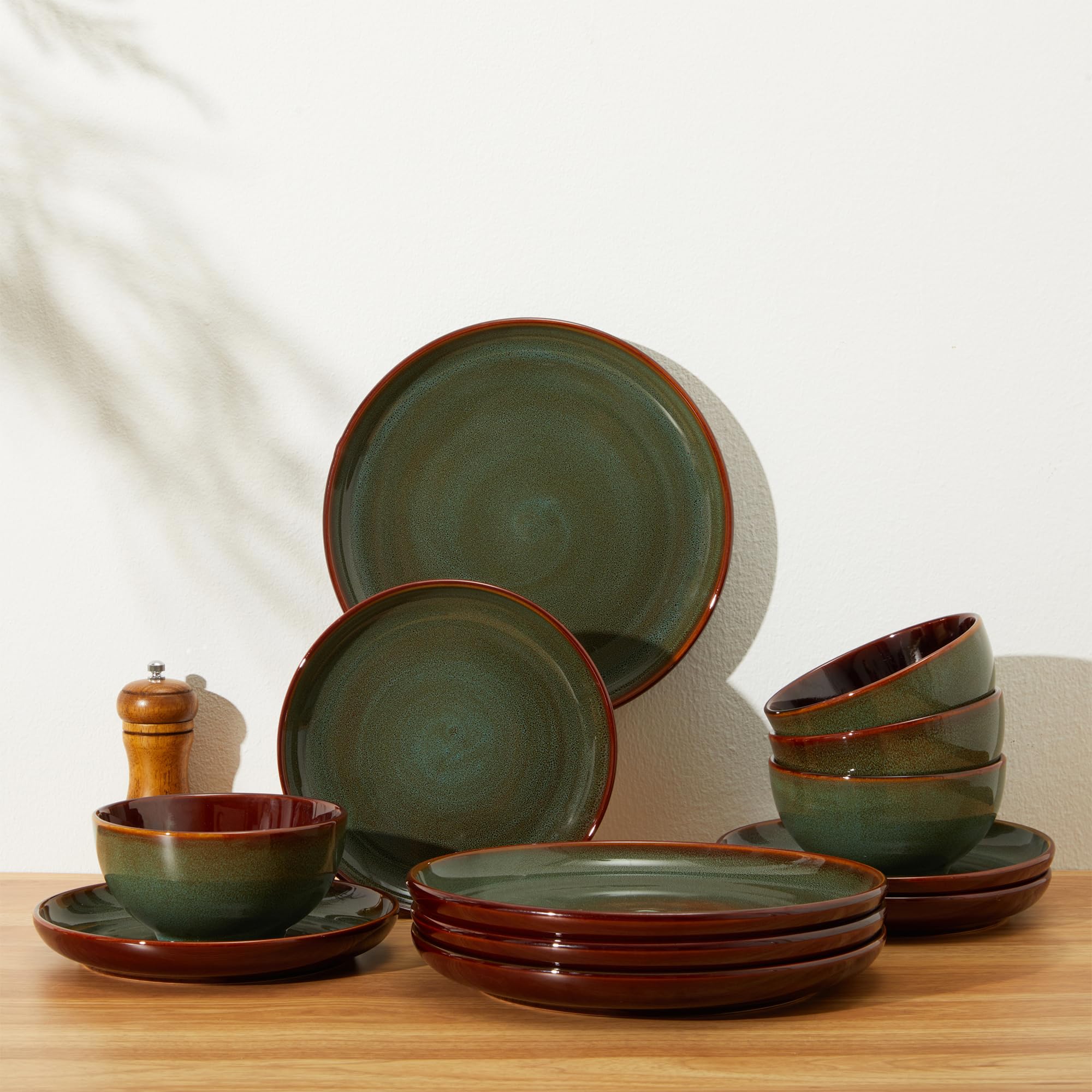 Pokini sage-green salad bowl for everyday meals