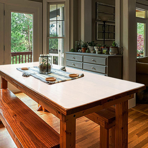 Polouds large silicone mat acts as a heat-resistant countertop protector.