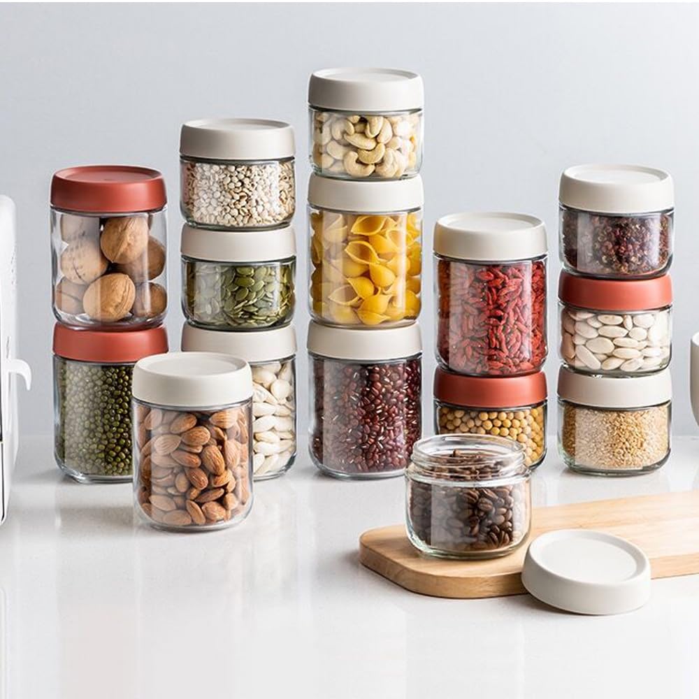 Povinmos airtight lid keeps contents fresh and prevents leaks.