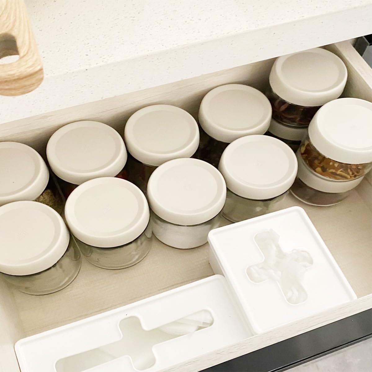 Povinmos jars ideal for oats, dressings, condiments, and snacks.
