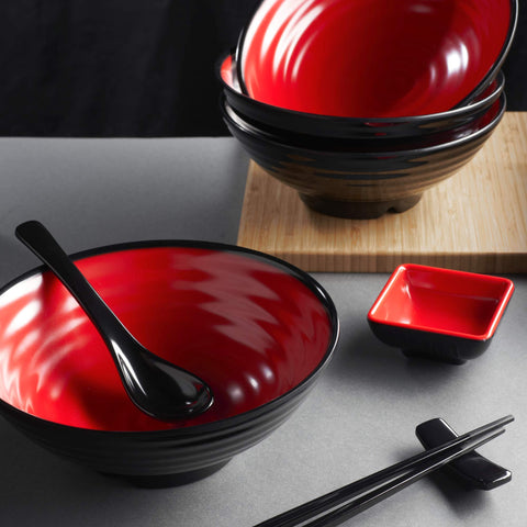 Practimondo dishwasher-safe set simplifies cleanup after meals.