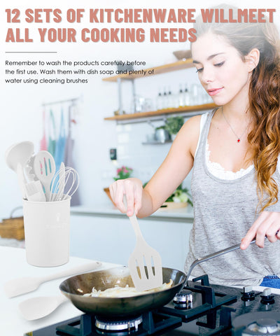 Pranski spoonula offers precise flipping and gentle pan scraping.