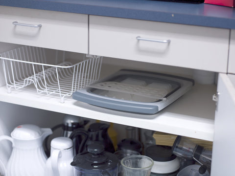Eight-plate capacity supports plates up to 10 inches for efficient drying.