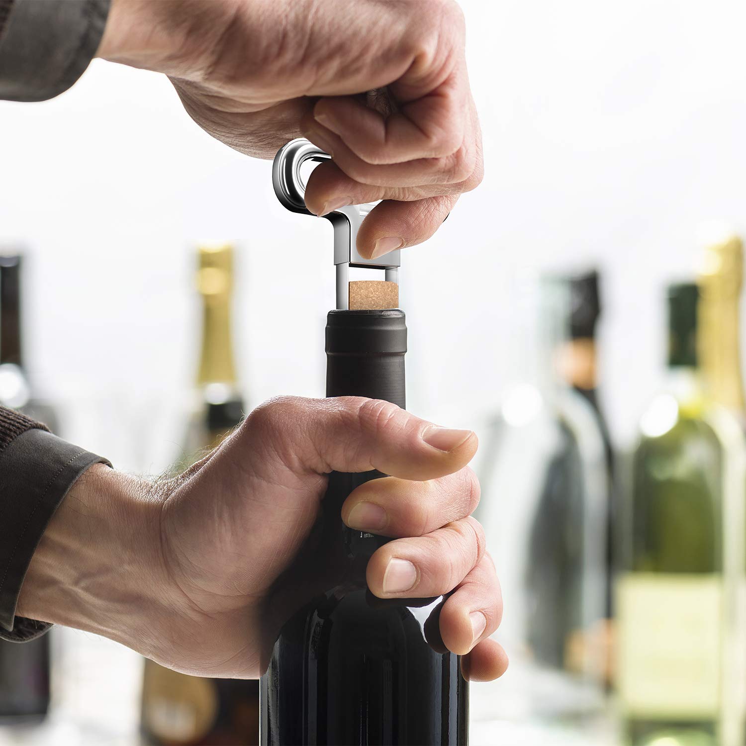 Primoxe cork-puller hugs the cork to protect vintages.