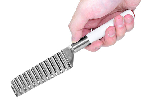 Seki knife with ABS handle resists heat during kitchen prep