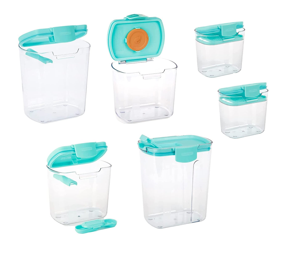 Progressive ProKeeper 4 qt flour keeper with leveling bar for precise flour measurements.
